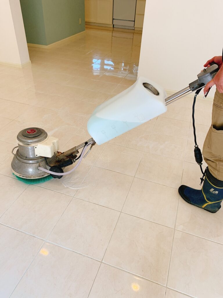 専用機での床清掃
