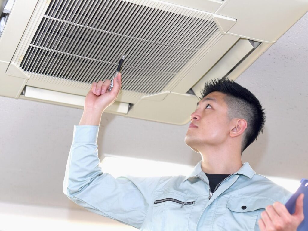 エアコンの清掃点検
