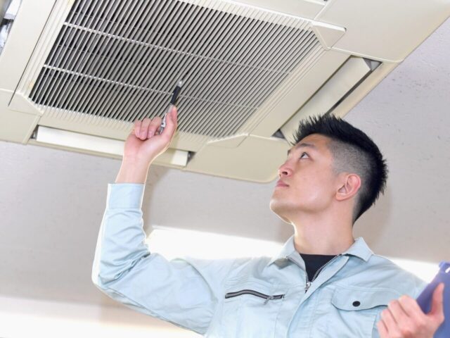 エアコンの清掃点検